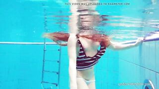Hot Russian underwater babe Nina Mohnatka