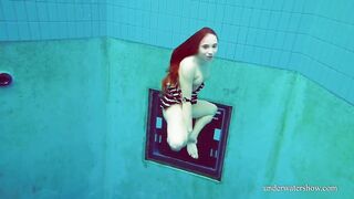 Hot Russian underwater babe Nina Mohnatka