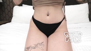 Watch this 19-yr-old blonde with a meaty cunt suck cock