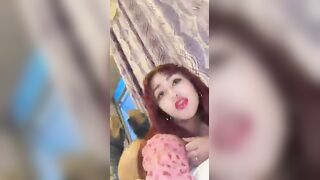 Ariana Rabanal wants to drop Anuel at the hotel