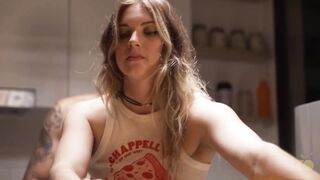 I send my husband to the bank to suck the pizza delivery guy's dick