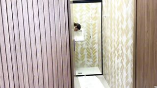I ate my friend's girlfriend while he was away