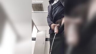 HUGE ROLL MALE PISSING IN THE BATHROOM