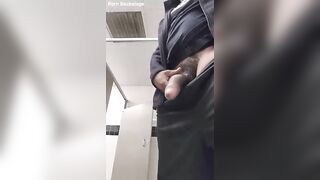 HUGE ROLL MALE PISSING IN THE BATHROOM