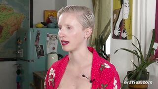 Ersties - Kinky Veronica B steht auf Latex und BDSM