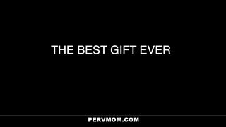 Hot Stepmom Carmela Clutch Gets Special Gift From Her Stepson And Lets Him Screw Her - PervMom