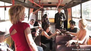 Blonde is public d. in bus