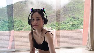 Beautiful white whore comes into my house just to fuck me
