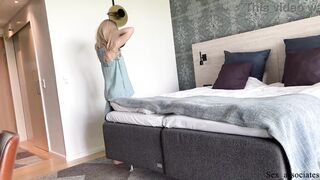 "Don't even try to put it inside ..." Naive stepmom gets her first anal creampie from her manipulative stepson