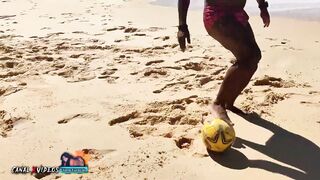 PERDEMOS A BUCETA E BOQUETE NO FUTEBOL PARA UM MOÇO QUE APARECEU DO NADA NA PRAIA - TRISAL - THREESOME