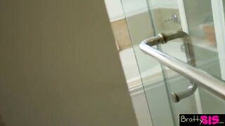 Brother Step sister big ass in bathroom - full video here : http://gsul.me/deyY