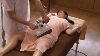 Asian wife cheating in massage place