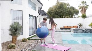 Personal Trainer Tests Eva Long's Pussy Endurance With His Cock