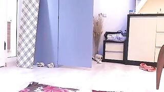 9 month pregnant Chriss and fucking with dildo