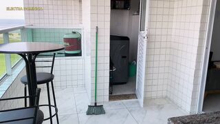 This maid came in shorts, teasing... there was no way, I fucked her until I came
