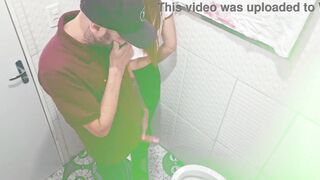 Slut fucks with a stranger in the bathroom of a bar!