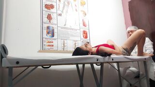 Gynecologist sticks finger in ass and fucks patient!