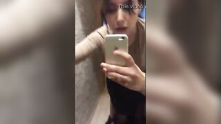 She films herself as she gets fucked