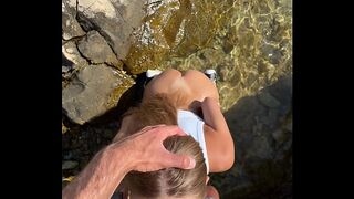 I suddenly wanted to give my boyfriend a risky blowjob on the beach.