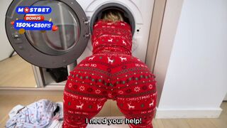 the best Christmas gift is: step sister stuck in a washing machine!