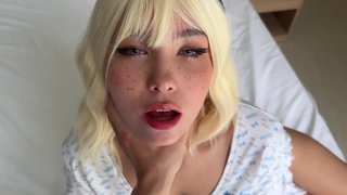 Shimmering pussy begs for deepthroat