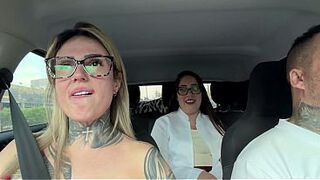 A naughty dentist was found at the Osasco station! She got in our car to have some hot sex until she came inside! From our studio