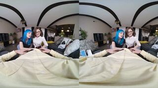 VR Conk Two Hot Virtual Assistants Siri And Sam Fighting For Cock VR Porn