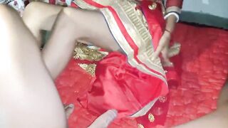 Shadi ki Pehli saalgirah Pe Bohat Choda mujhe aur mai v bohot Enjoy ki hu Mota lund Dala meri chut pe