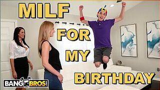BANGBROS - Juan El Caballo Loco Gets Hot MILF Reagan Foxx For His Birthday