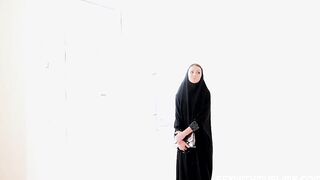 CZECH MUSLIM KATY ROSE IS LOOKING FOR HOUSING FOR HER FAMILY