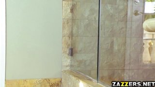 Anna Bell Peaks hot shower deep throat blowjob