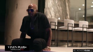 BLACKEDRAW Bendy Hottie Kelsi Monroe Does The Splits On His Huge BBC