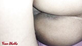 Clear voice Tannu bhabhi taang utha kar khub maje lekar chudi