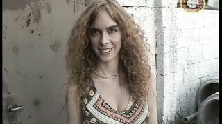 Adriana mag Sperma, viel Sperma am liebsten von 7 Kerlen