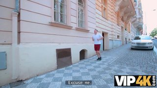 VIP4K. The Stroll
