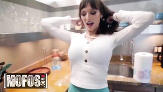 I Know That Girl - (Lexi Luna) - A Stepmom Has Needs - MOFOS