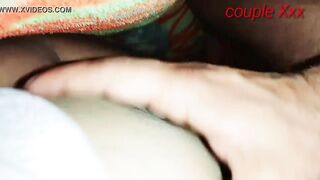 पती का दोस्त ट्रक ड्राईवर पती से मिलने आया पती बोले मुजसे पूजा मेरा दोस्त काफी दिनो से बोल रहा है यार आज इसे खुश करदो ड्राईवर ने मुजे लोडा पिलया और चुदाई की