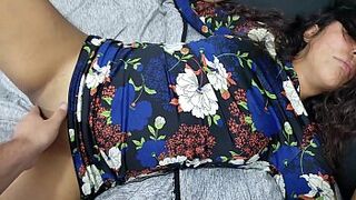 I fucked my d. teen sister, she woke up and I cum in her pussy
