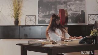 Babes - BITCH BOSS - Ana Foxxx