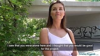Public Agent Cheating girlfriend Jenifer Jane has hot facial