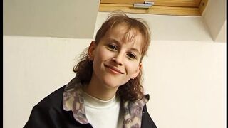 18 Jaehrige Rothaarige braucht Taschengeld