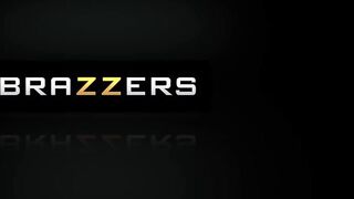 Brazzers - Moms in control - (Carolina Sweets, Joslyn James, Jake Adams)