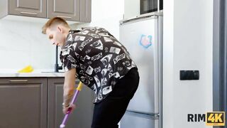 RIM4K. Stud has to postpone cleaning because of sex with two roomies