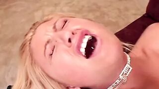 Dudes give skinny slut with small tits deep double penetration in living room
