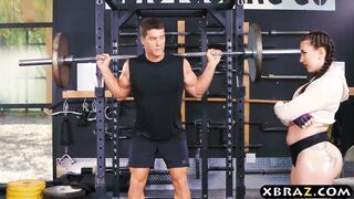 Big ass gym babe Mandy Muse anal fucked after squats