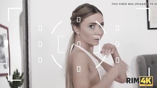 RIM4K. Remarkable chick poses in front of the camera then