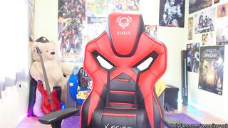 Hot youtube streamer striptease fail