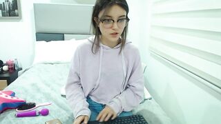 Nerdy Colombian otaku webcam girl with a cute face