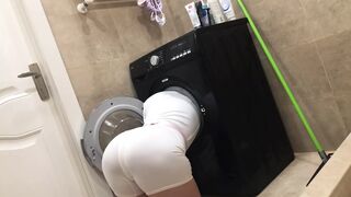 I checked on my stepsister whether it is possible to get stuck in the washing machine