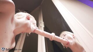 Babe Bubble Ass Sloppy Deepthroat Sex Toy at the Mirror